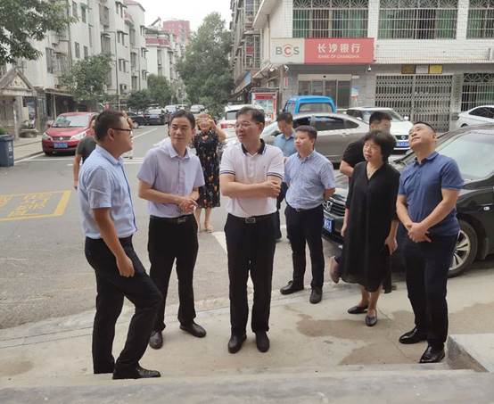 省民政廳領(lǐng)導一行蒞臨青園社區(qū)居家養(yǎng)老服務(wù)中心參觀指導工作