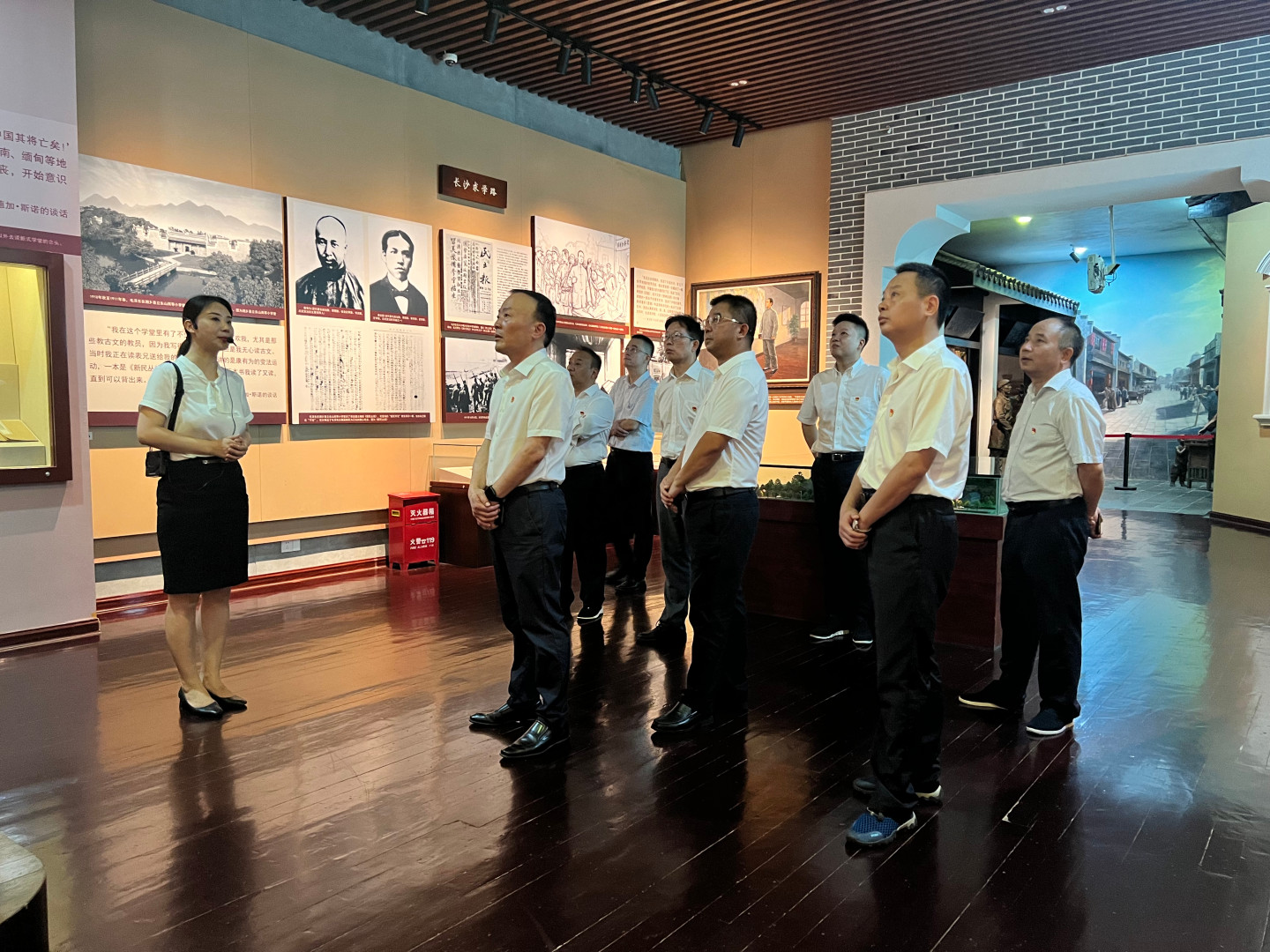 公司黨委理論學(xué)習(xí)中心組開展第7次集體學(xué)習(xí)暨“不忘初心、牢記使命”主題黨日活動(dòng)
